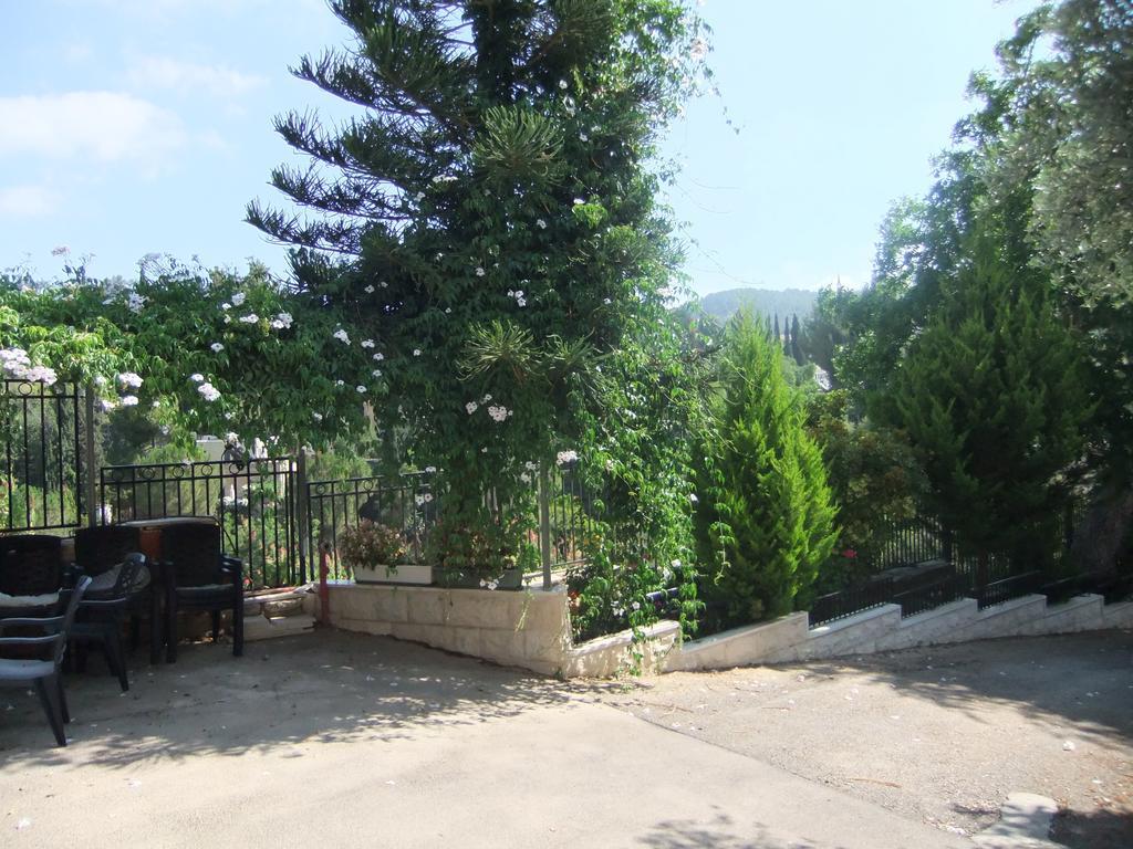 Rosary Sister Guest House Ein Karem Jeruzsálem Kültér fotó
