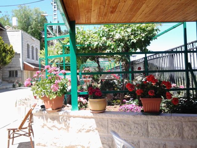 Rosary Sister Guest House Ein Karem Jeruzsálem Kültér fotó