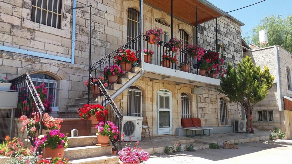 Rosary Sister Guest House Ein Karem Jeruzsálem Kültér fotó
